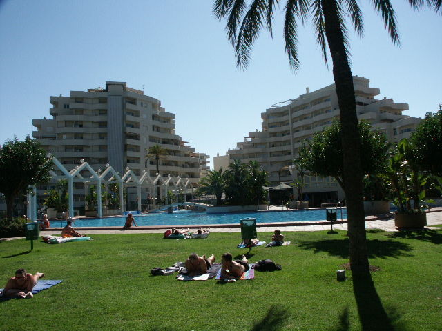 Benal Beach Aparthotel Malaga Exterior photo