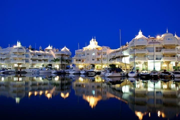 Benal Beach Aparthotel Malaga Exterior photo