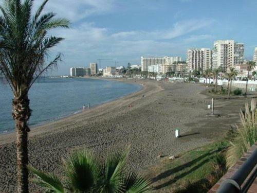 Benal Beach Aparthotel Malaga Exterior photo